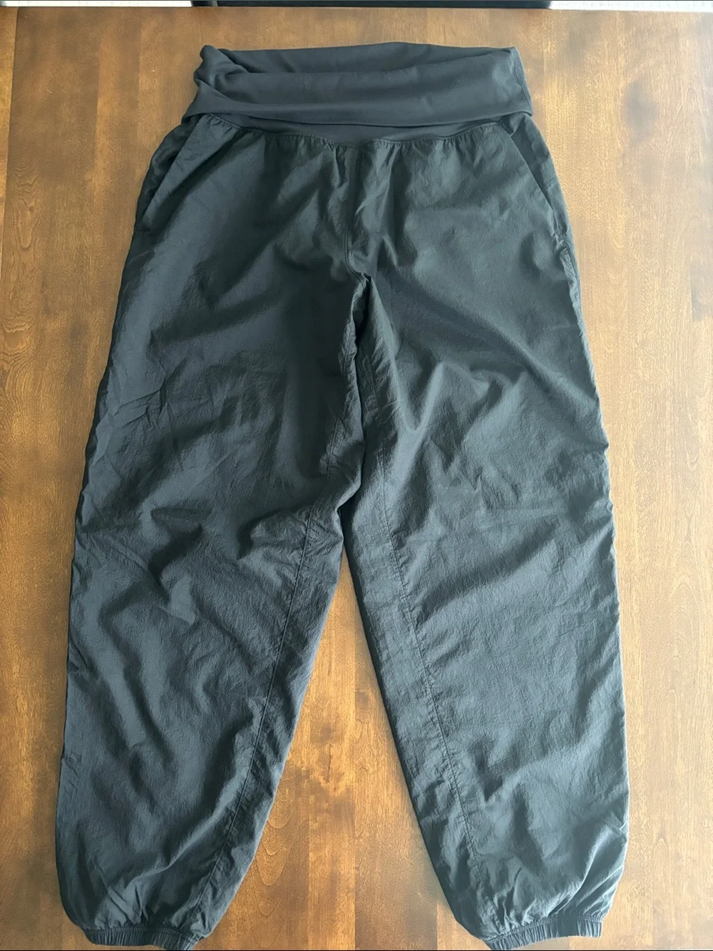 Lululemon lightweight foldover-waist jogger